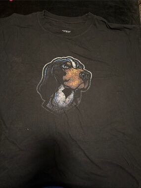 Fanatics Black Tee with Brown & White Hound Graphic